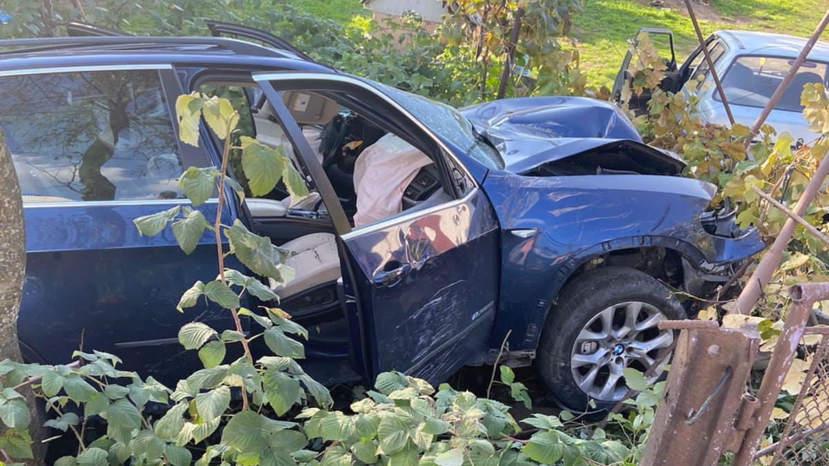 На Закарпатті п'яний водій BMW наїхав на 6-річну дівчинку 