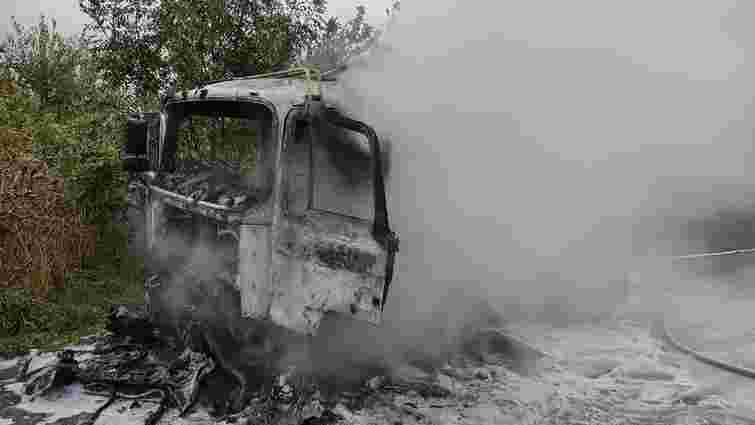 На трасі в Пустомитах повністю згоріла вантажівка