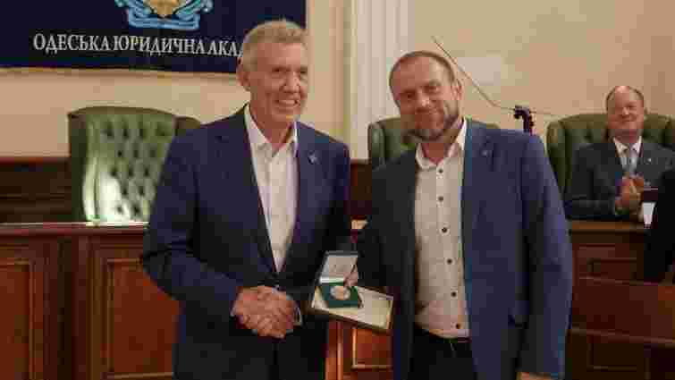 Директора Одеського управління НАБУ відсторонили після нагороди від Ківалова