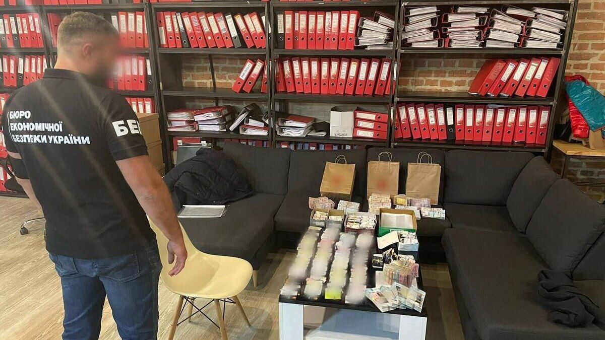 Офіс генпрокурора звинуватив холдинг емоцій «!Фест» в ухиленні від сплати податків
