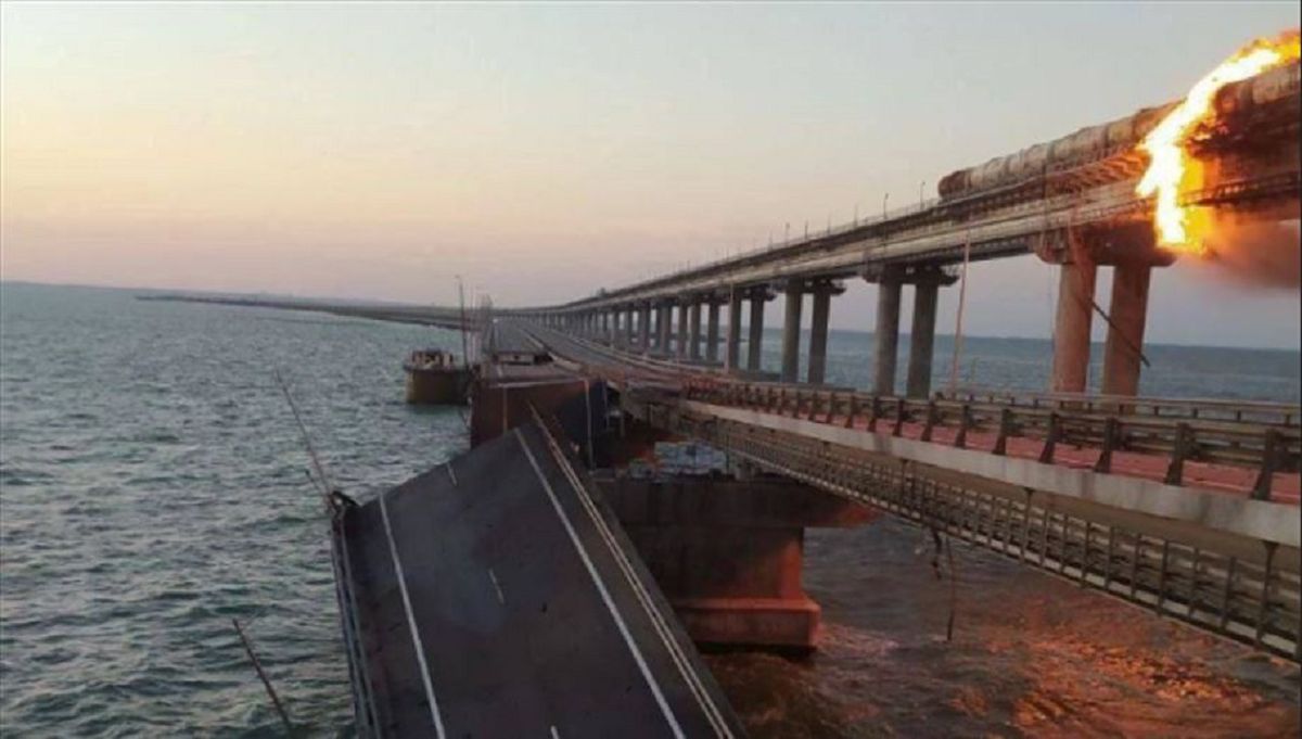 Британська розвідка оцінила здатність Москви захистити Кримський міст від ударів