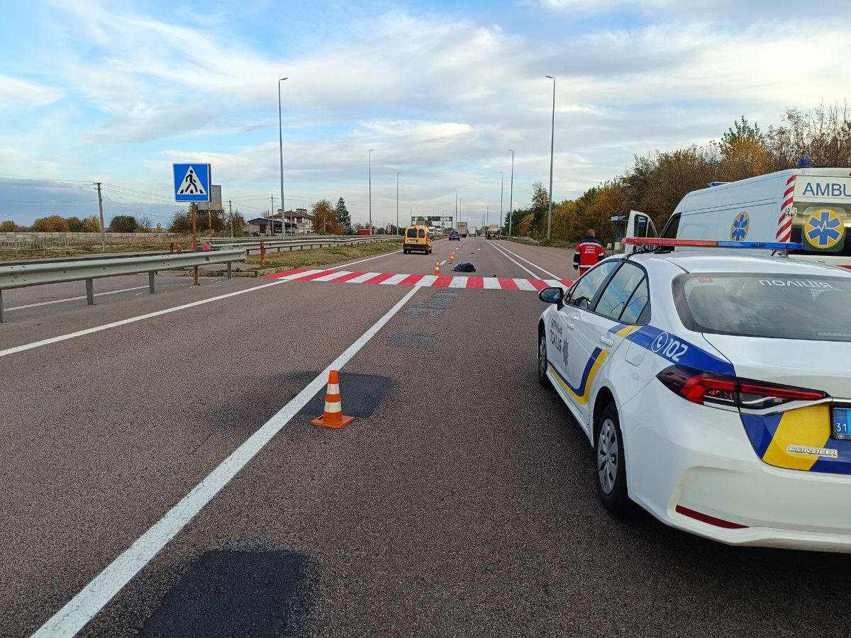 На Рівненщині 30-річна водійка Audi Q7 на смерть збила пішохода