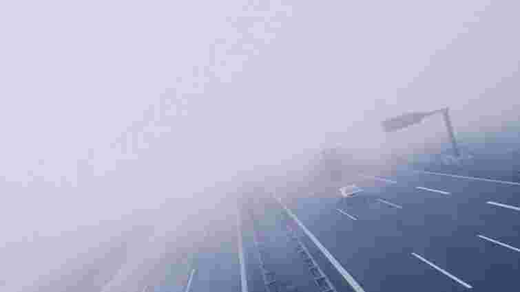 У США через туман зіткнулося понад 150 автомобілів, є загиблі 