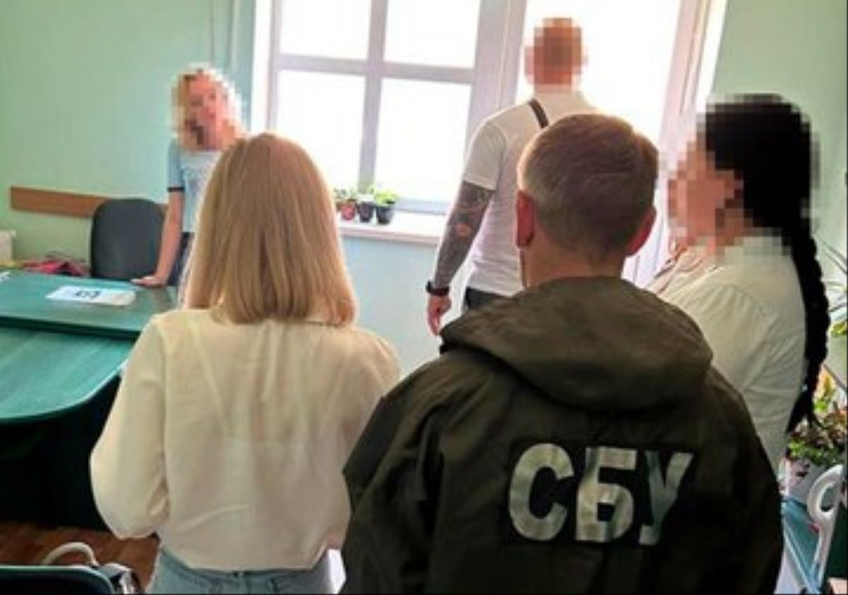 Заступницю директорки Чернівецького юридичного коледжу оштрафували за вимагання хабарів