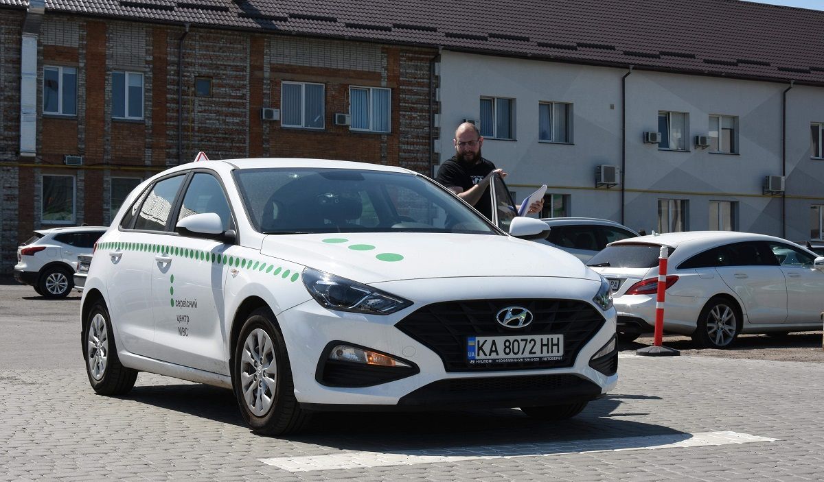 Сервісні центри МВС у трьох областях заходу України працюватимуть по-новому