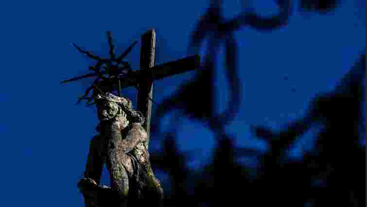 Скульптуру Скорботного Христа із львівської каплиці Боїмів виставили у Варшаві