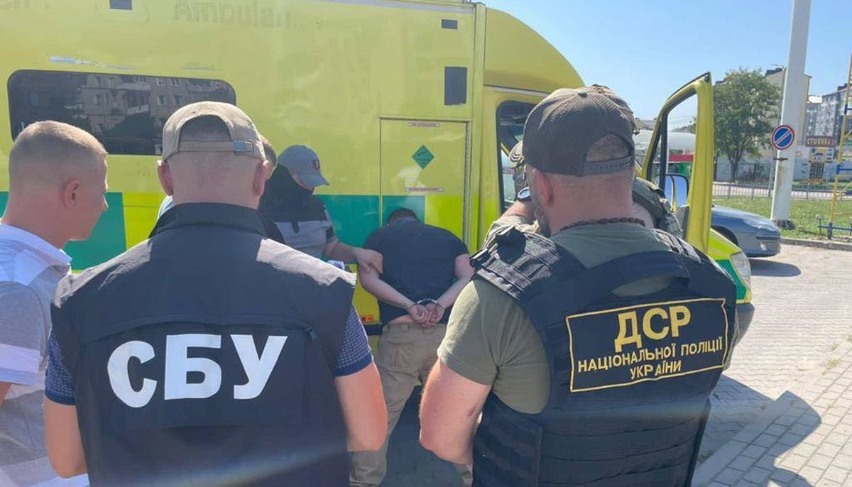 Франківським псевдоволонтерам оголосили вирок за продаж авто для ЗСУ