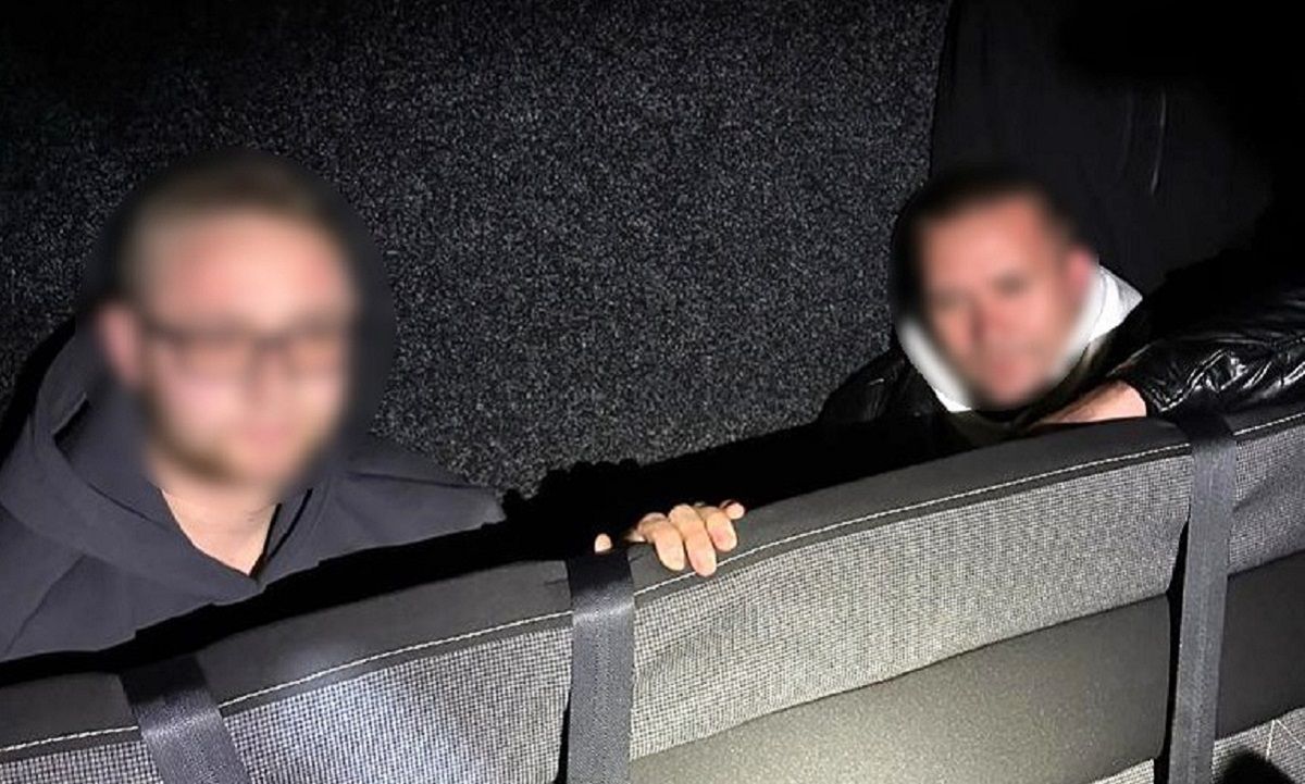 У Шегинях взяли під варту водія буса, який перевозив у сховищі двох ухилянтів