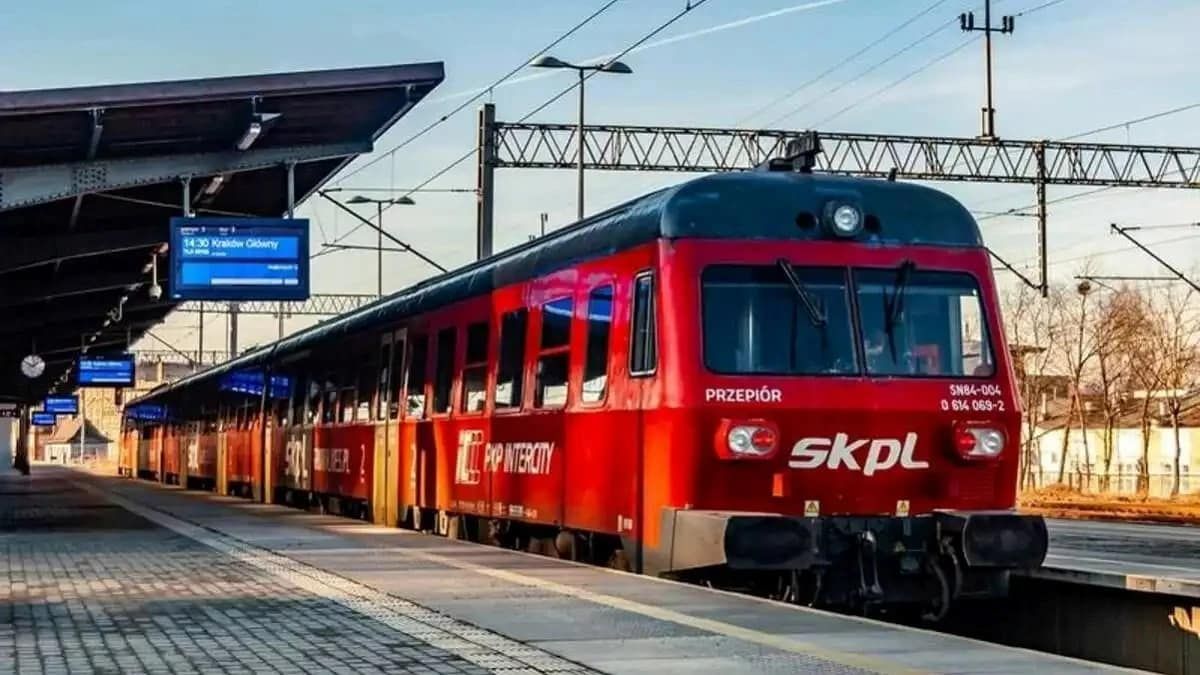 «Укрзалізниця» продовжила потяг Варшава – Рава-Руська до Чернівців