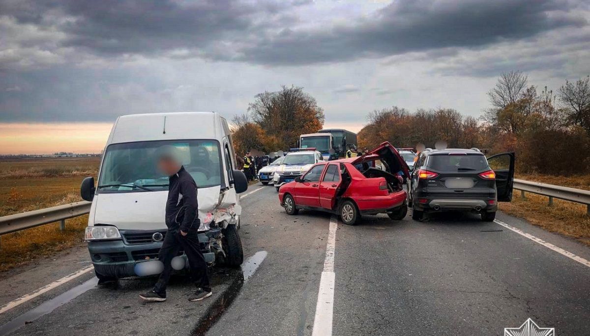 Через аварію біля Стрия перекрили рух трасою Київ – Чоп