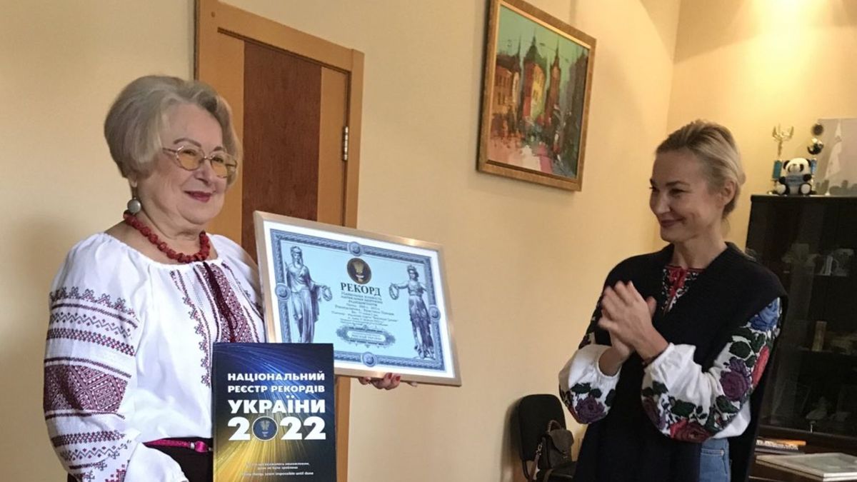 77-річна львів'янка встановила рекорд з написання щорічних радіодиктантів