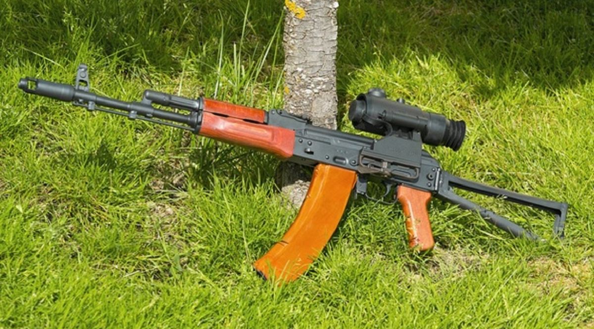 Мешканець Дрогобиччини викрав у військового автомат, щоб похизуватись