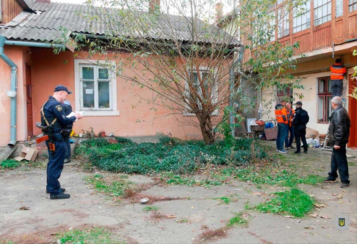 У Чернівцях від вибуху газу в будинку опіки отримали двоє людей