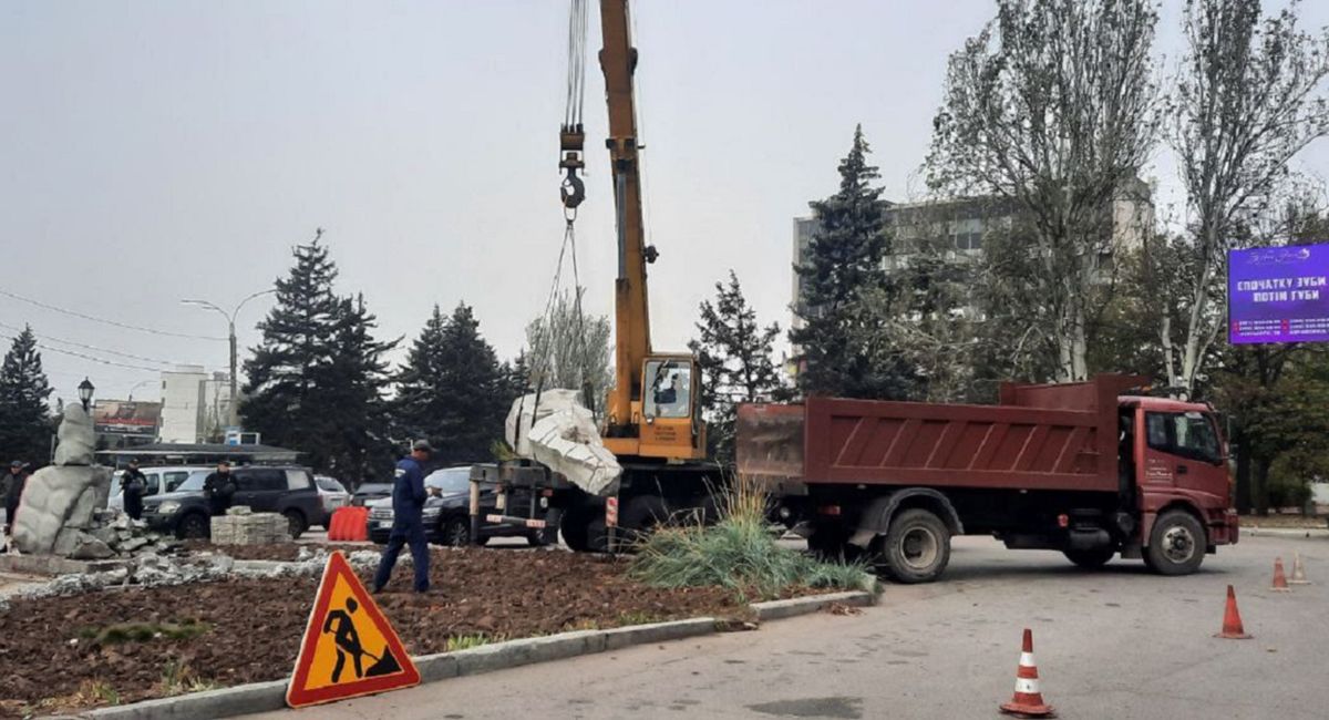 З центру Запоріжжя демонтували пам’ятник Пушкіну