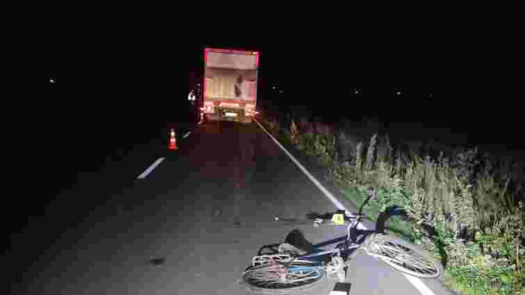 32-річний велосипедист важко травмувався в ДТП з вантажівкою біля Золочева