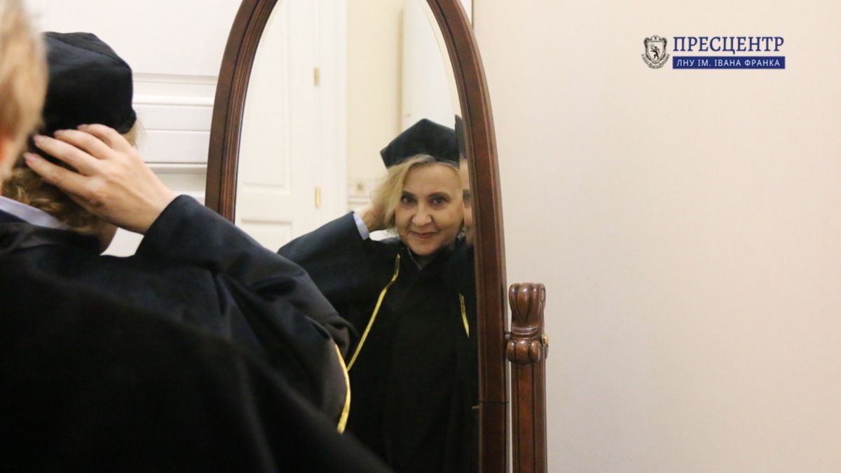 Оксана Забужко отримала звання почесної докторки Львівського університету