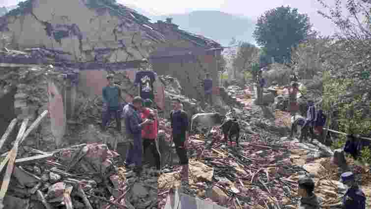 Щонайменше 128 людей загинуло через потужний землетрус в Непалі 