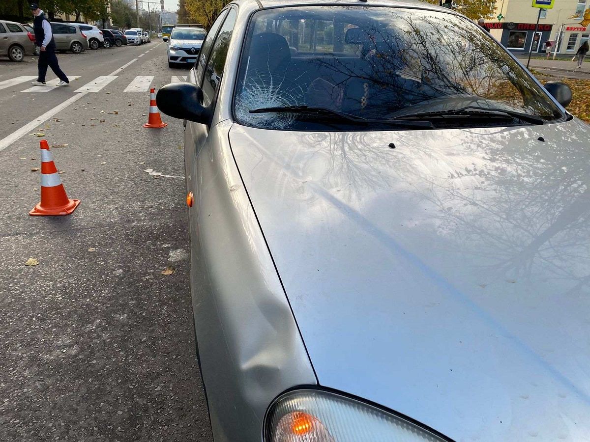 У Львові внаслідок наїзду автомобіля 11-річну дівчинку госпіталізували до лікарні