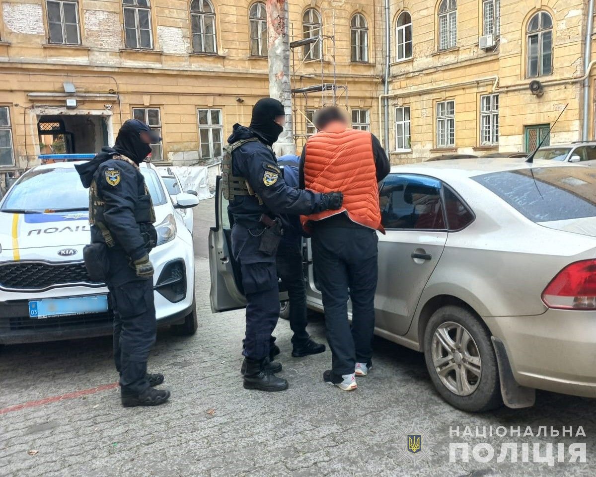 Двоє братів задля помсти спалили 38-річному лучанину Toyota Camry