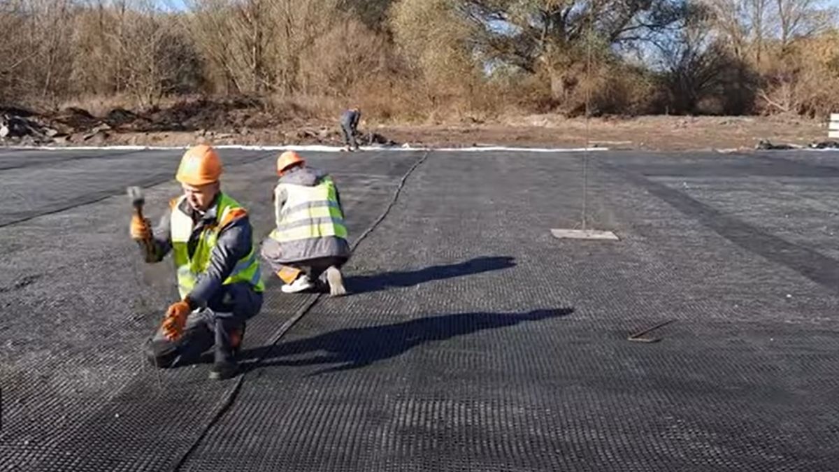 У Хмельницькому розпочали будівництво мосту через Південний Буг