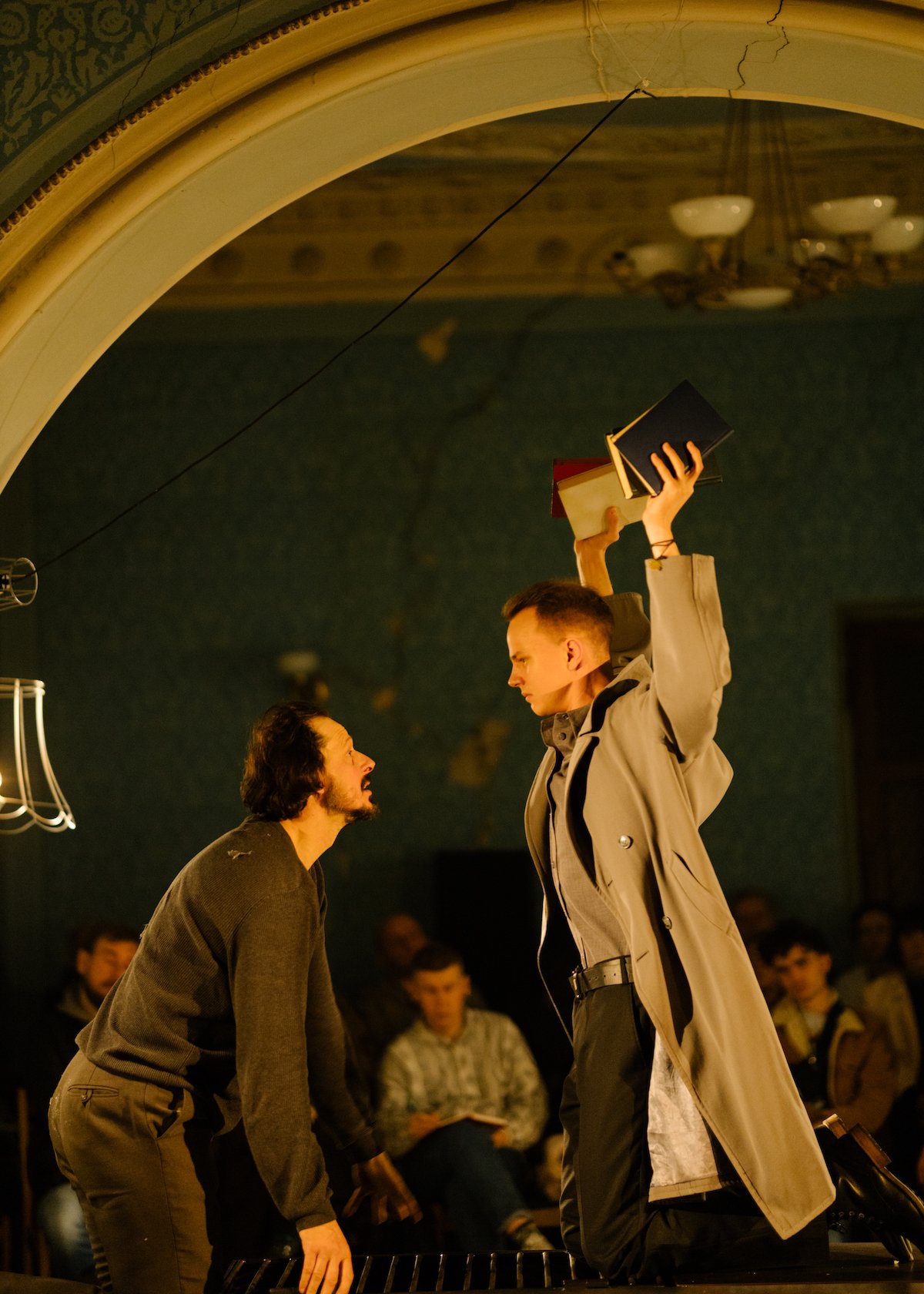 Сцена з вистави (фото Поліни Корзун)