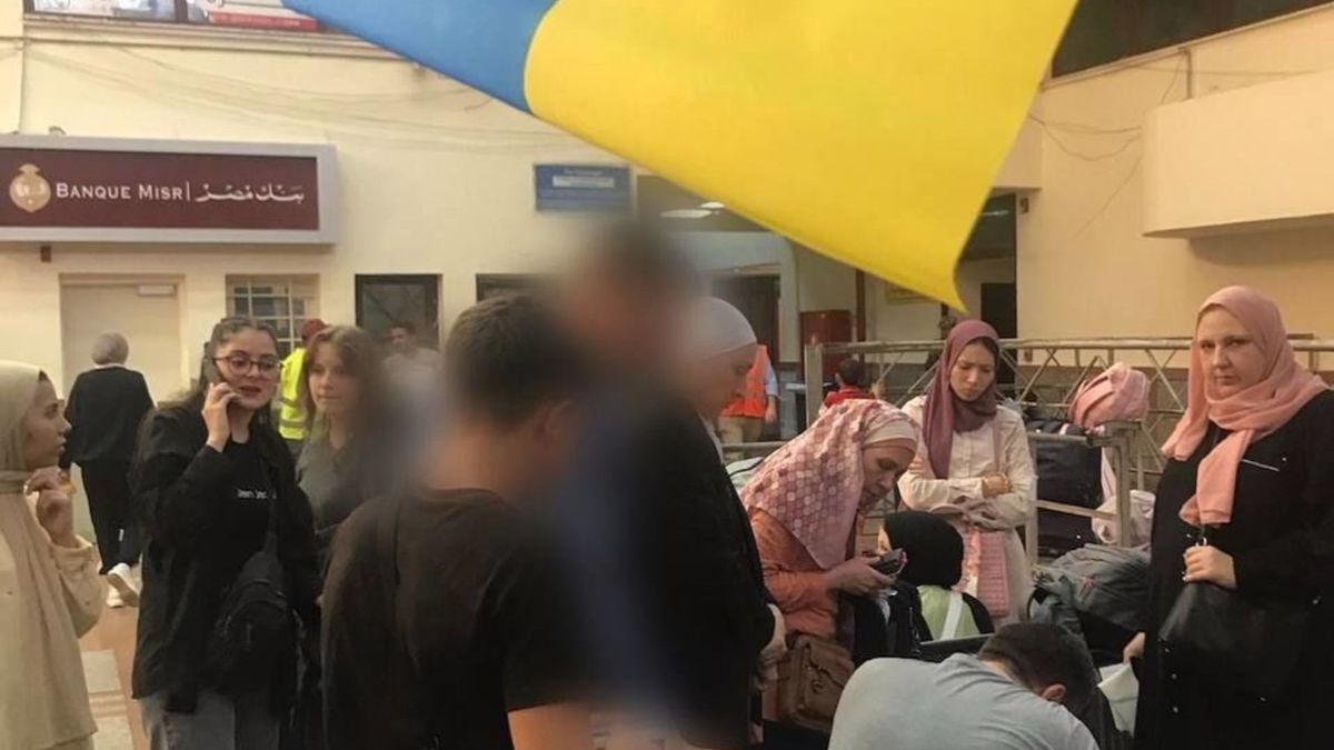 Зеленський повідомив про евакуацію ще 160 українців із Сектора Гази 
