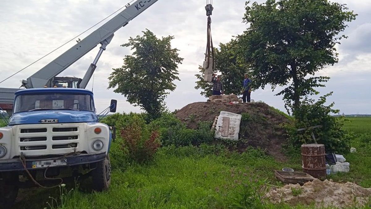 На Тернопільщині оновили козацький курган 1655 року