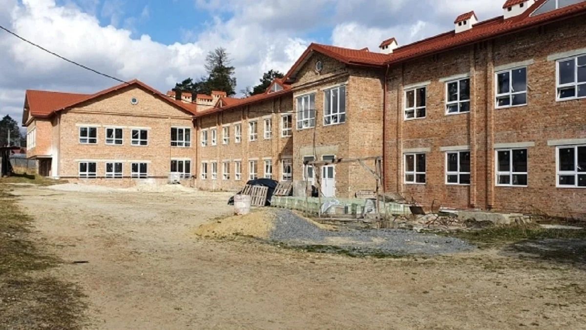 АМКУ викрив змову на торгах щодо реконструкції школи в Брюховичах