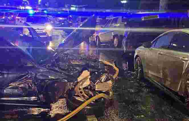 У Києві пʼяний водій BMW розбив пʼять авто і влаштував масову бійку
