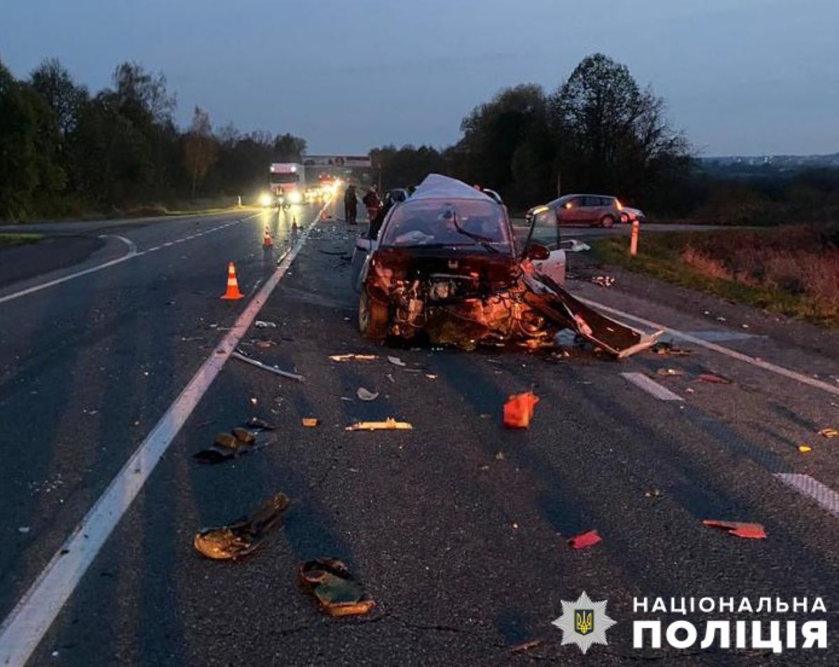 На Львівщині нетверезий водій вантажівки вчинив подвійну  ДТП з постраждалими