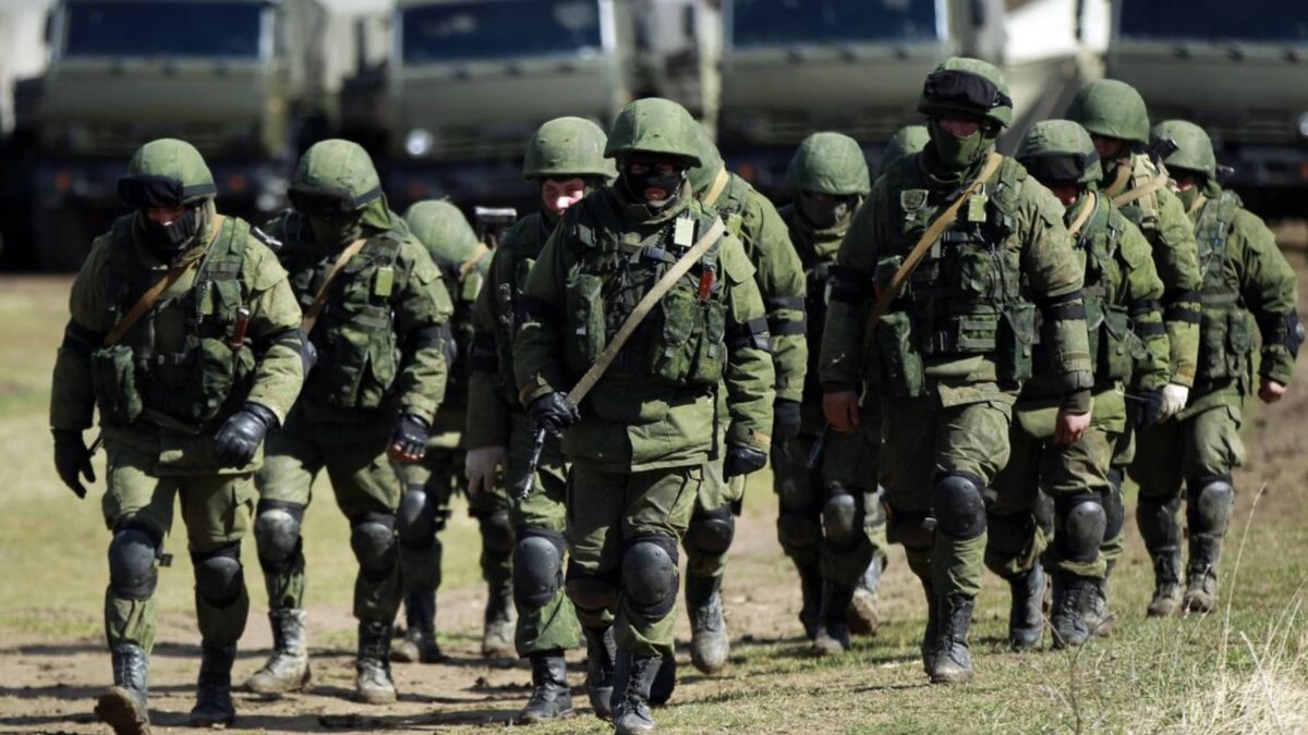 Росіяни заявили про перекидання своїх військових на півдні, проте одразу ж заперечили це