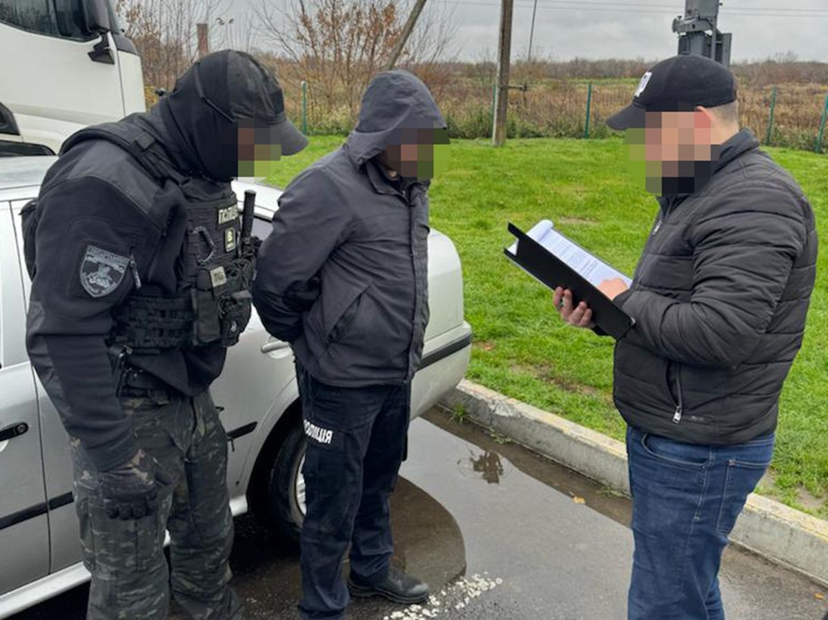 Поліцейський з Волині за $8 тис. переправляв ухилянтів під виглядом осіб з інвалідністю