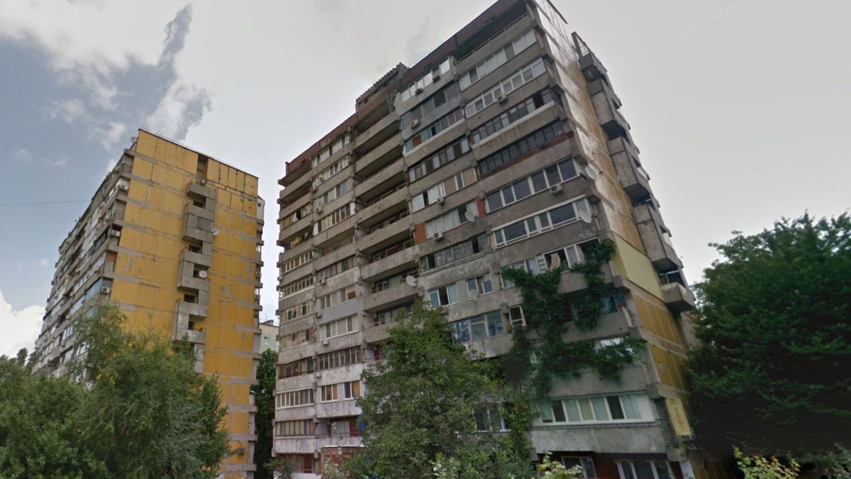 У центрі Дніпра з багатоповерхівки випала жінка з 5-річним сином
