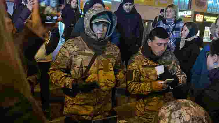 Поліція затримала у Києві «волонтерів» у військовій формі за підозрою в шахрайстві