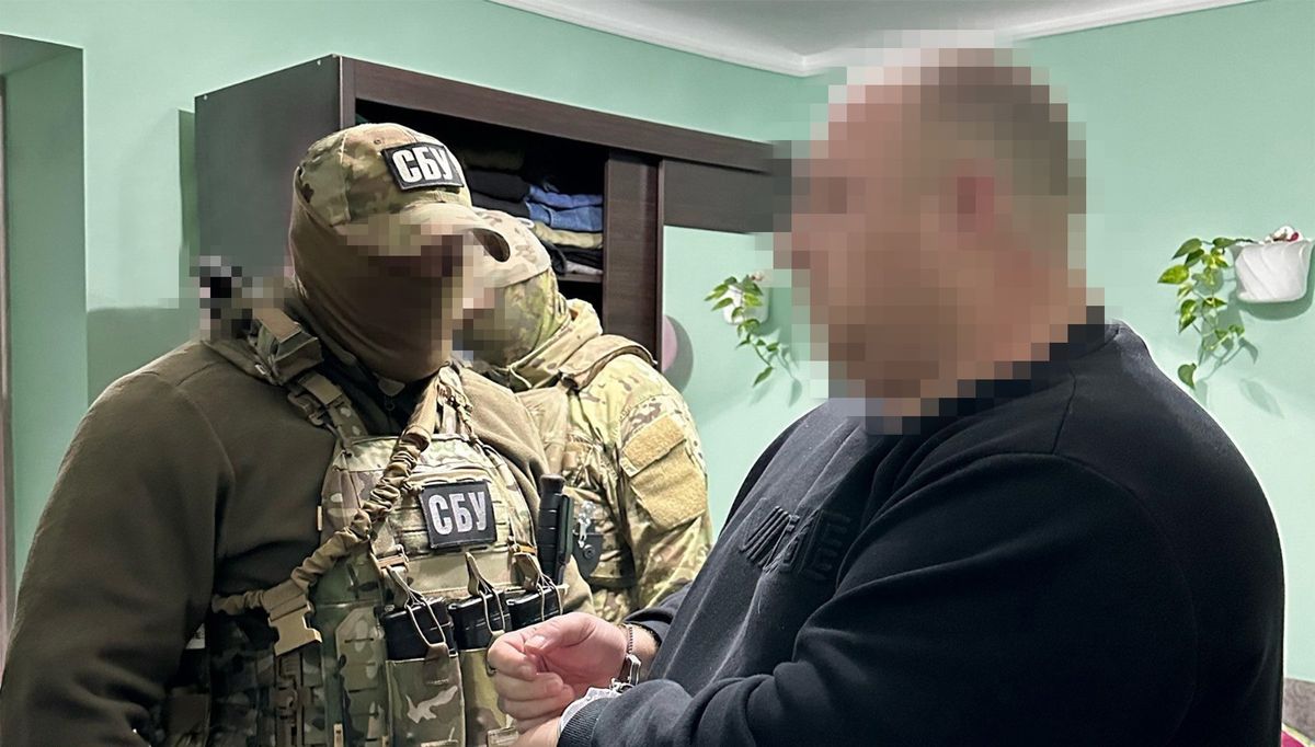 На Буковині затримали банду, яка на місяць заробляла 100 тис. доларів на ухилянтах