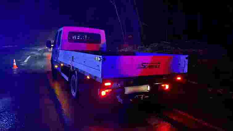 На Закарпатті вантажівка на смерть збила 47-річного чоловіка на трасі  Київ – Чоп