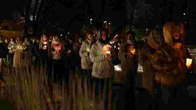 До Дня гідності та свободи у Львові відбулася тиха хода зі свічками