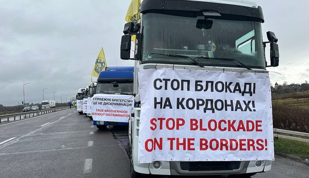 Українські перевізники організували попереджувальну акцію на кордоні з Польщею