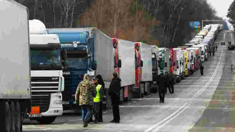 Словацькі перевізники перекрили пункт пропуску на кордоні з Україною 