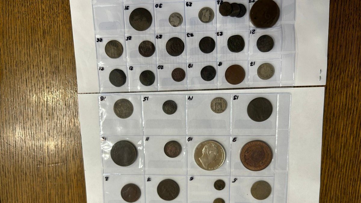 Митники у Львові передали музеям вилучені у контрабандистів цінності вартістю 1,5 млн грн