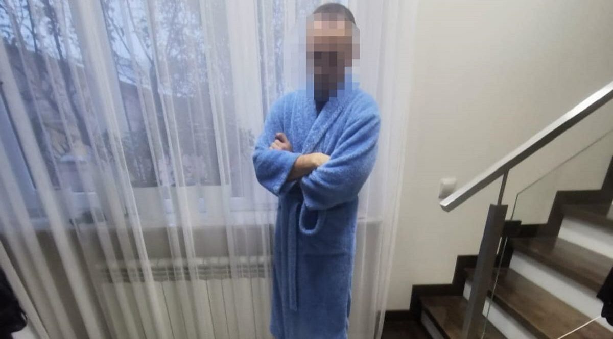 Львівський митник організував незаконні поїздки за кордон собі та знайомим