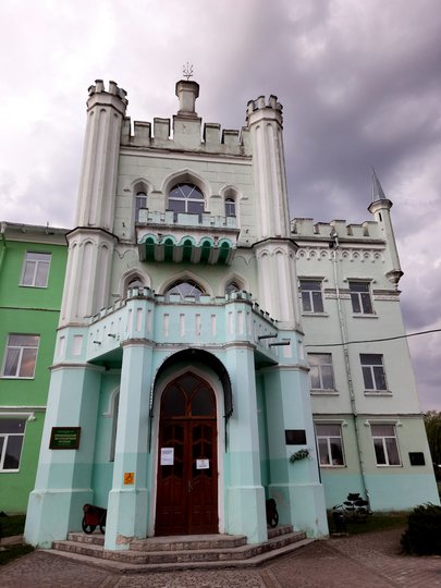 Вхід з вежами (фото ZAXID.NET)