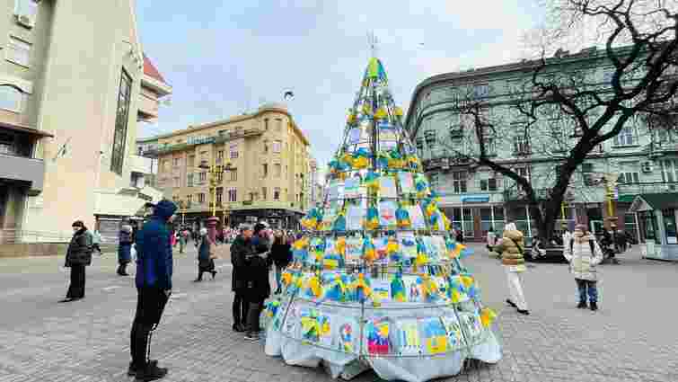 В Івано-Франківську відмовилися від встановлення традиційної ялинки в центрі міста
