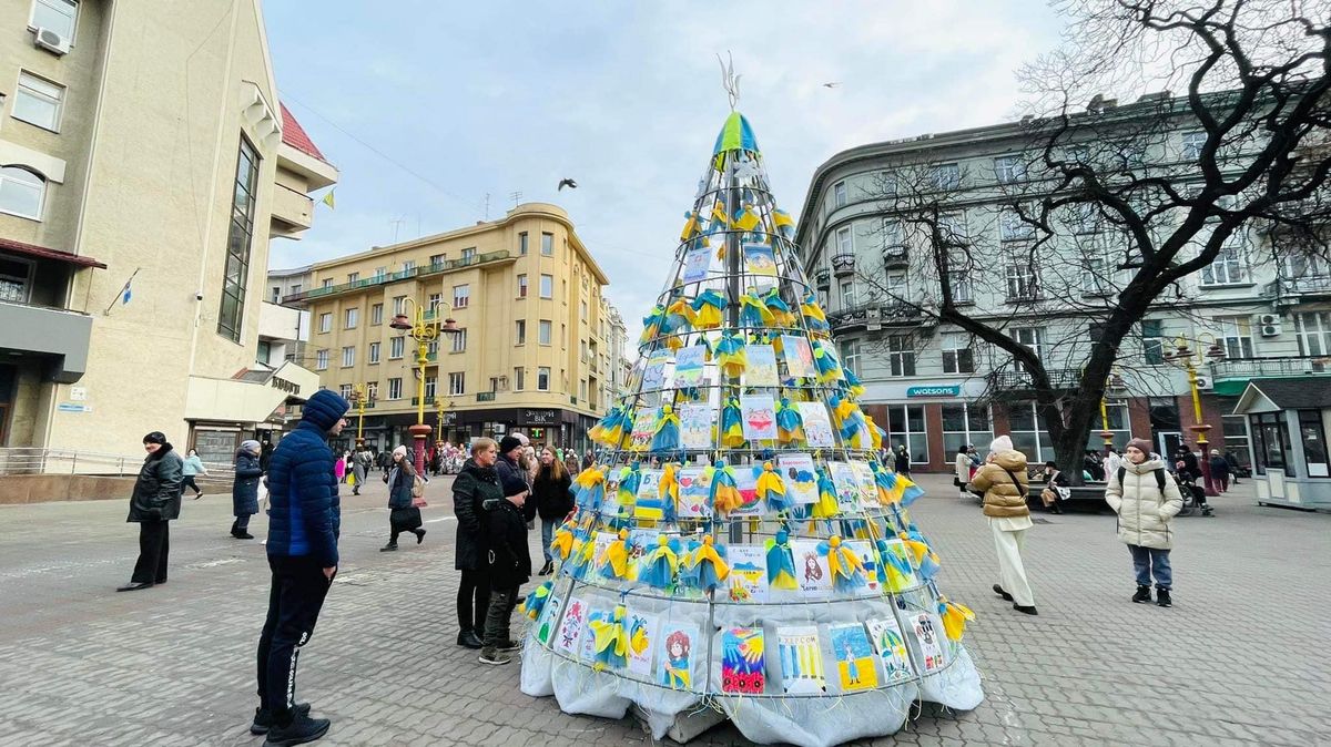 В Івано-Франківську відмовилися від встановлення традиційної ялинки в центрі міста
