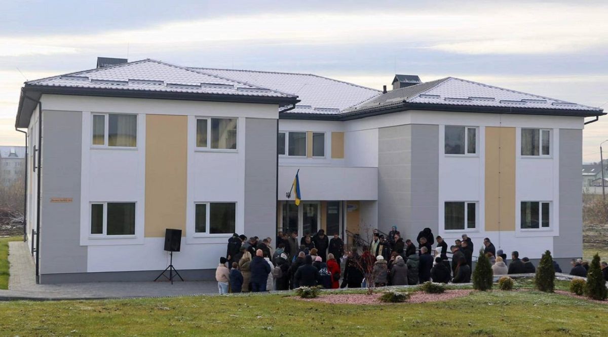 У Дрогобичі збудували новий двоповерховий будинок для переселенців