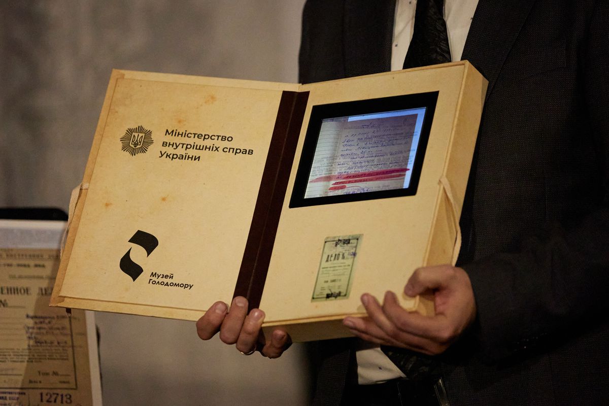 Музей Голодомору отримав від МВС понад тисячу архівних справ часів геноциду