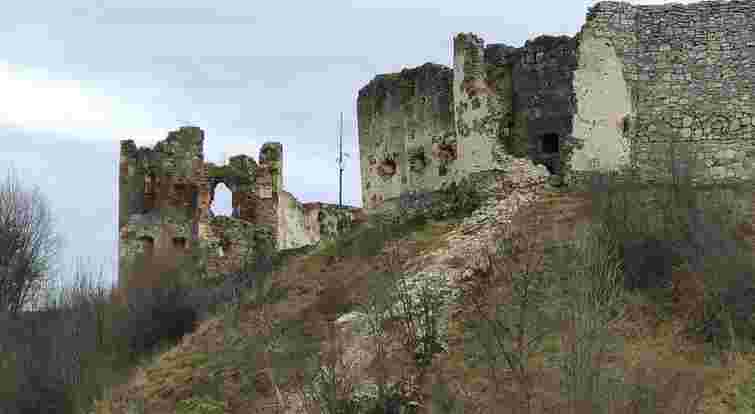 На Прикарпатті обвалилася вежа замку XVI століття