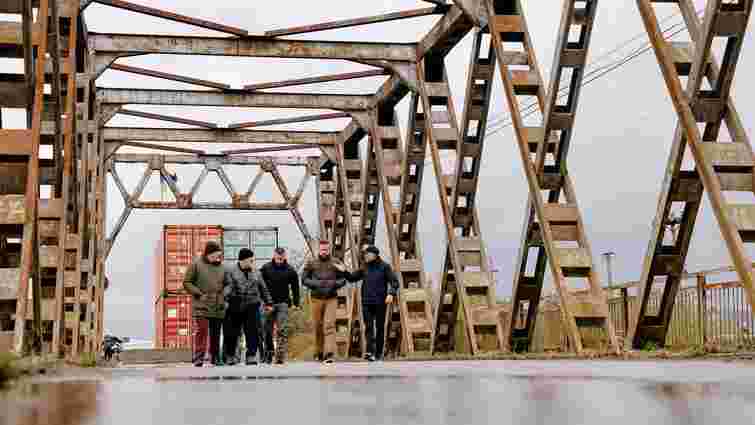 На Закарпатті завершили будівництво модульного мосту через річку Тересва