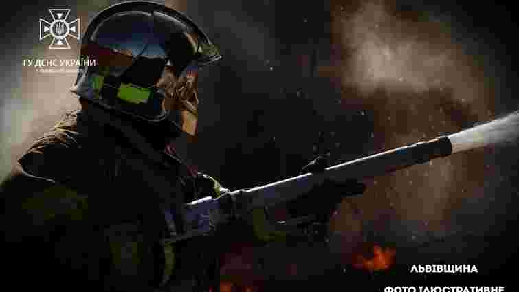 У Львові під час гасіння пожежі у підвалі рятувальники виявили тіло чоловіка
