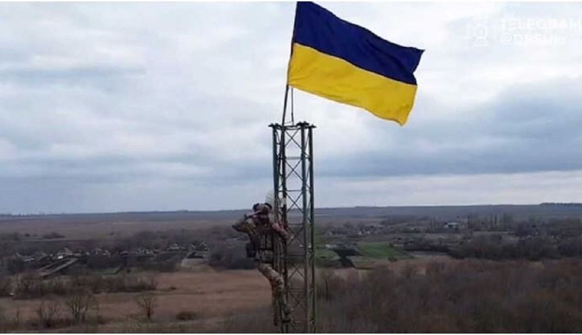 Прикордонники підняли український прапор на кордоні з Росією на Харківщині